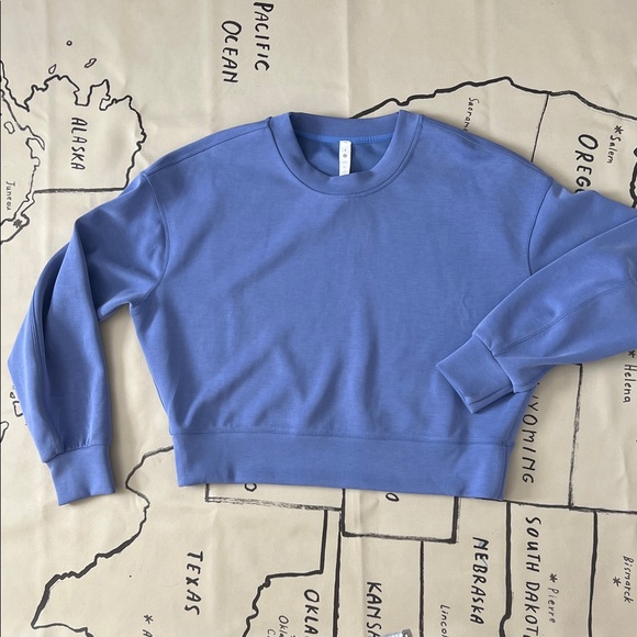 Lululemon Perfectly Oversized Softstreme Crew - Size 4 - Picture 10 of 11